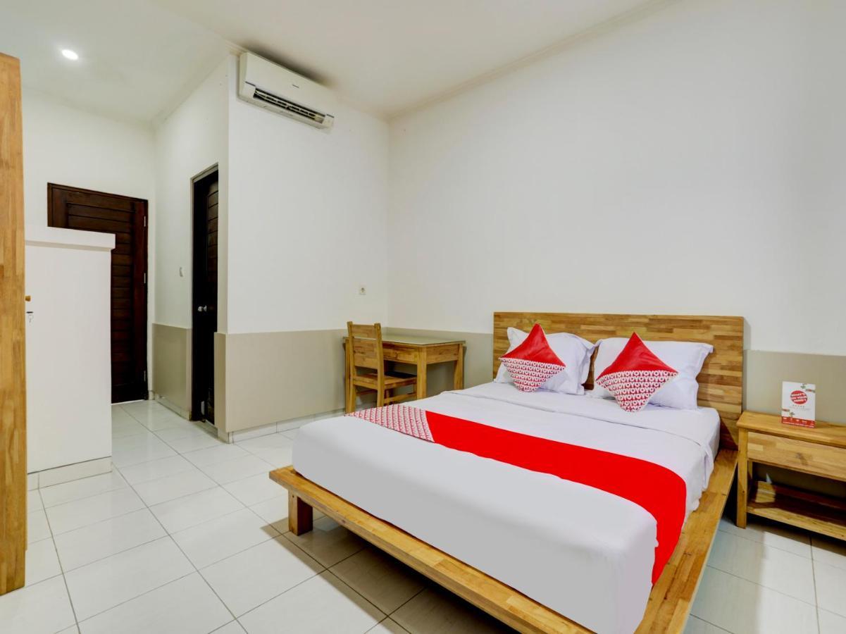 Oyo Flagship 90754 Alamanda Guesthouse Denpasar Extérieur photo