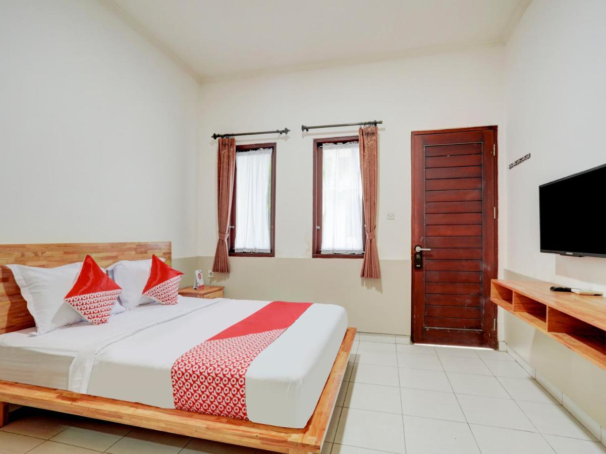 Oyo Flagship 90754 Alamanda Guesthouse Denpasar Extérieur photo