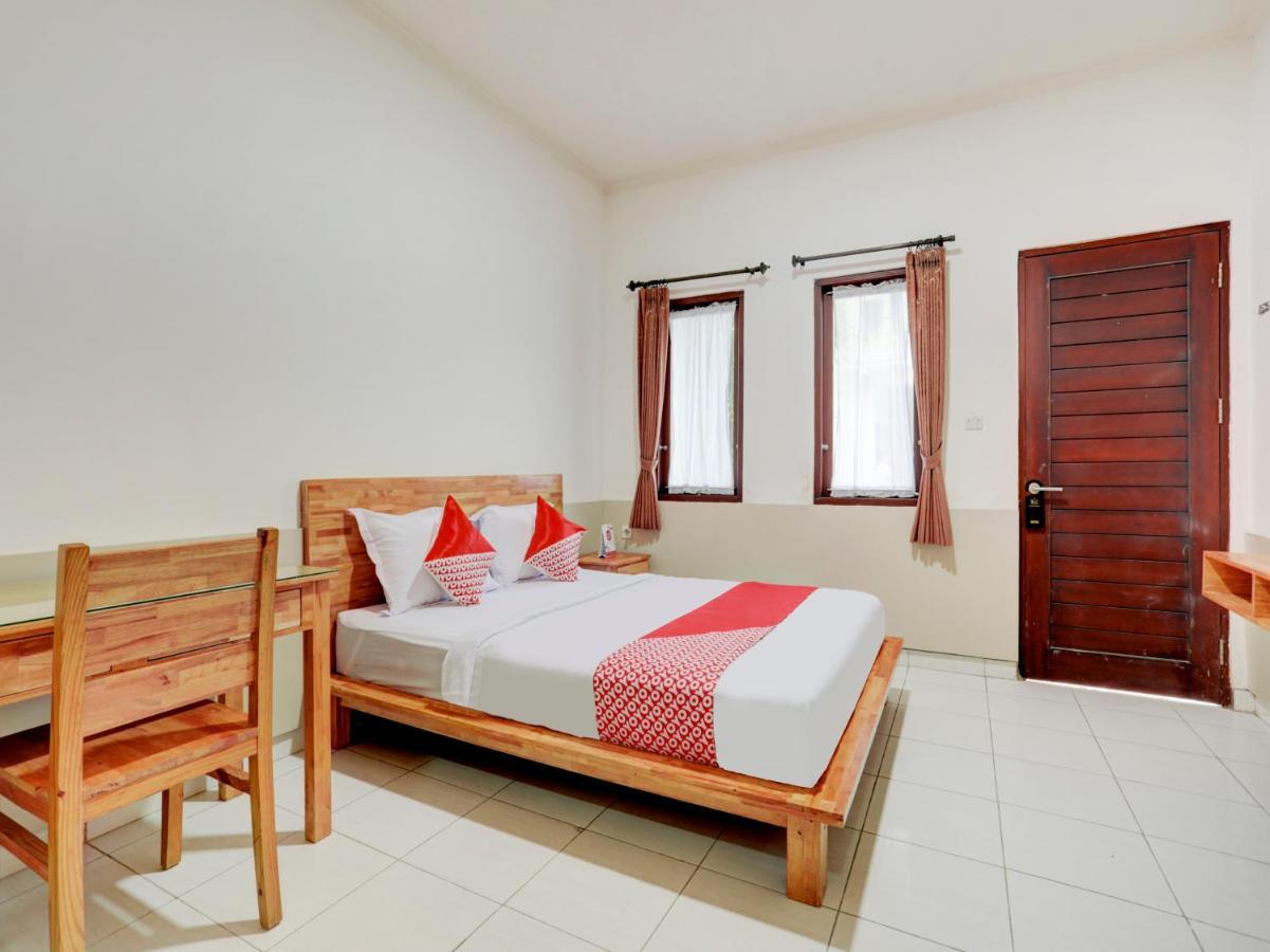 Oyo Flagship 90754 Alamanda Guesthouse Denpasar Extérieur photo